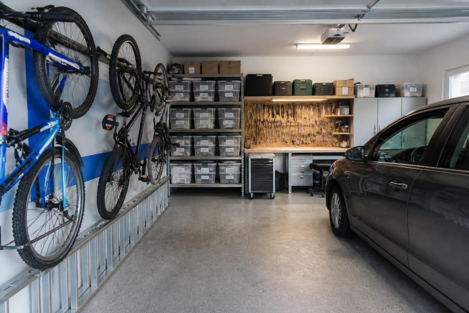 Optimisez votre garage : astuces ingénieuses pour un rangement efficace et gagner de l'espace 2 découvrez des astuces ingénieuses pour optimiser votre garage, améliorer le rangement et gagner un maximum d'espace de manière efficace et organisée.