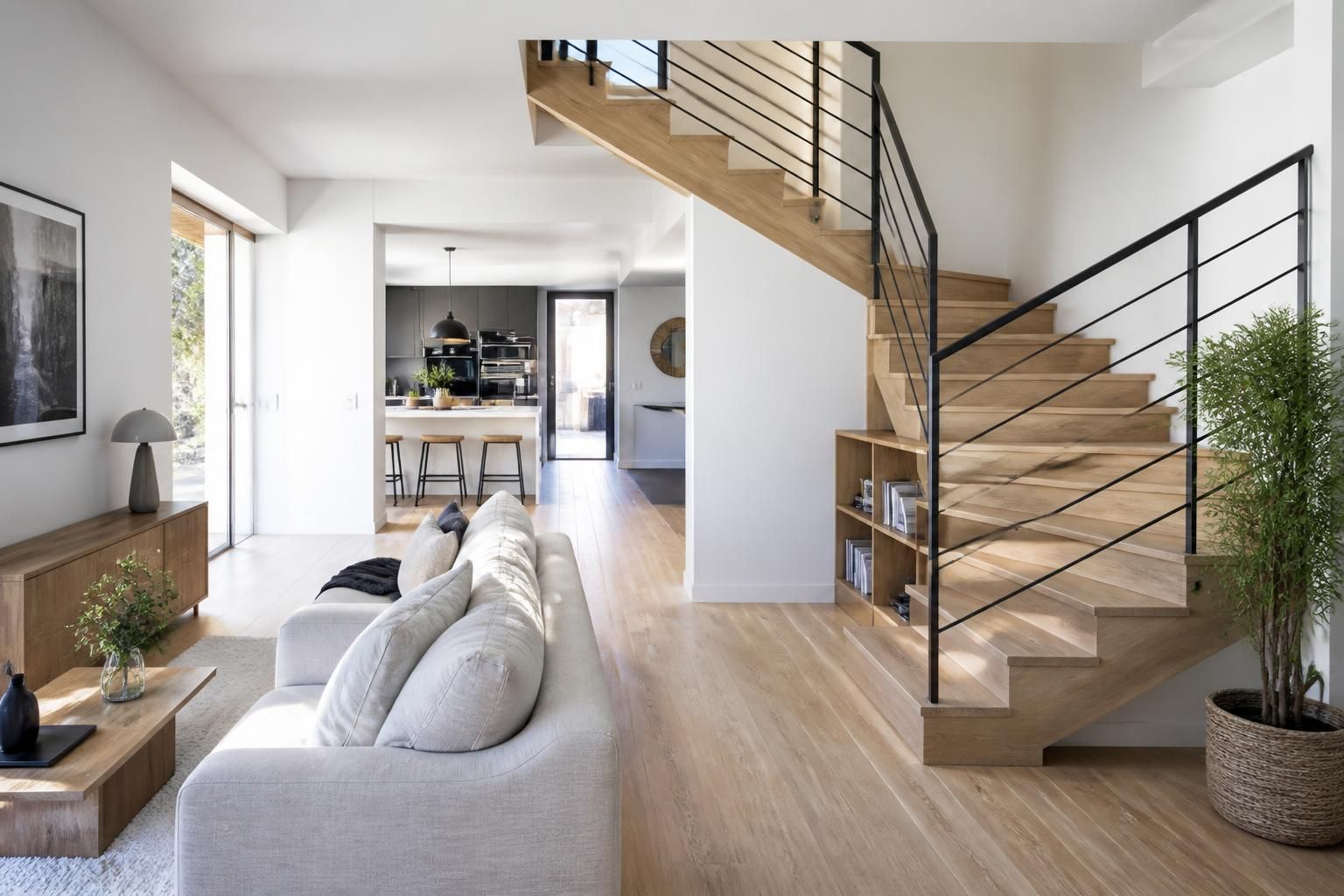découvrez comment intégrer un escalier au centre de votre salon tout en préservant un espace de circulation fluide grâce à nos astuces et idées ingénieuses.