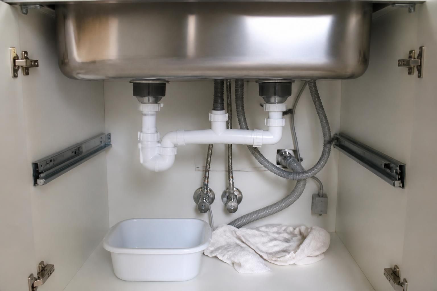 découvrez notre guide pratique pour remplacer un robinet de cuisine facilement et sans aucune fuite. suivez nos étapes simples pour une réparation rapide et efficace.